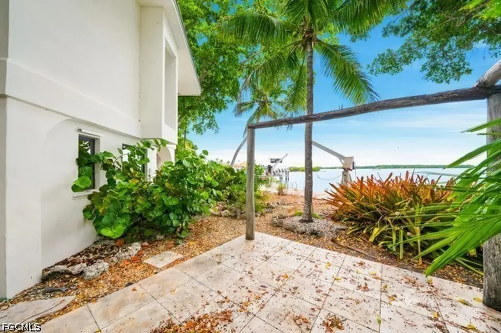 154 Redwing Road Tavernier FL 33070
