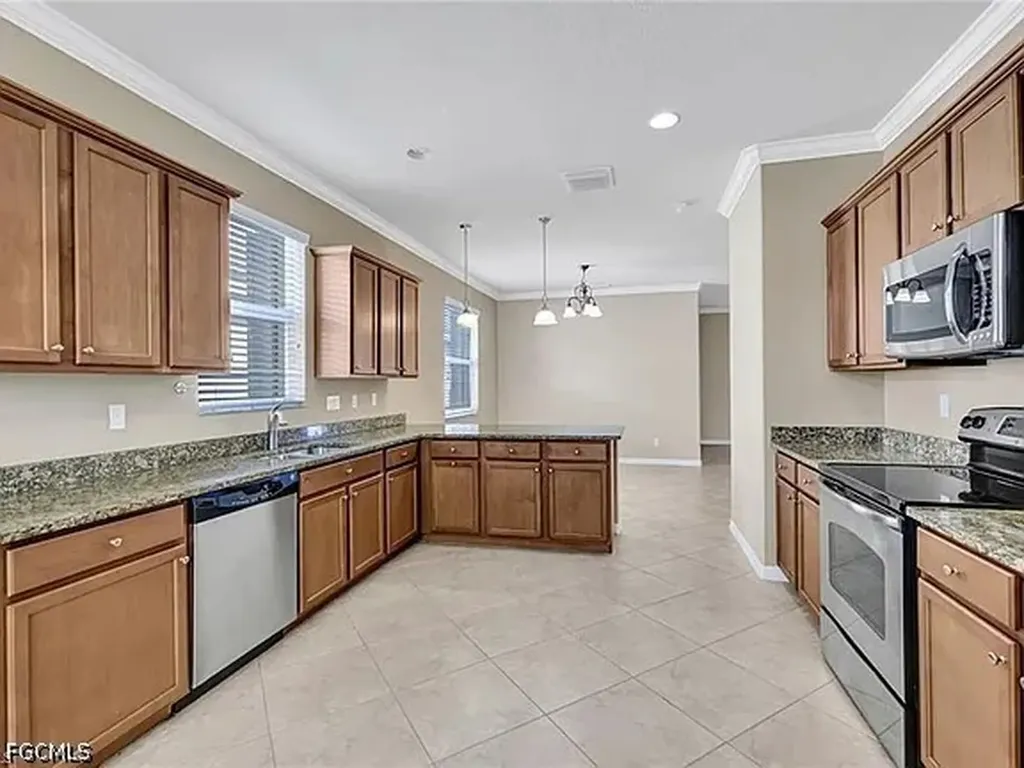 13092 Silver Thorn Loop North Fort Myers FL 33903