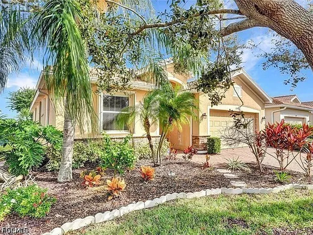 13092 Silver Thorn Loop North Fort Myers FL 33903