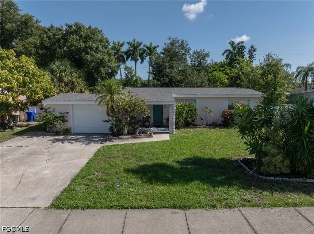 1643 Ricardo Avenue Fort Myers FL 33901