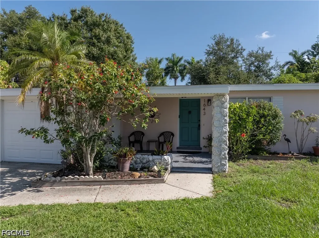 1643 Ricardo Avenue Fort Myers FL 33901