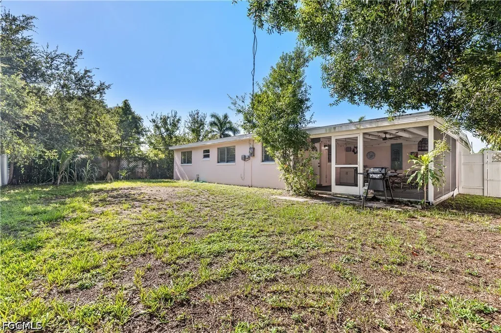 1643 Ricardo Avenue Fort Myers FL 33901