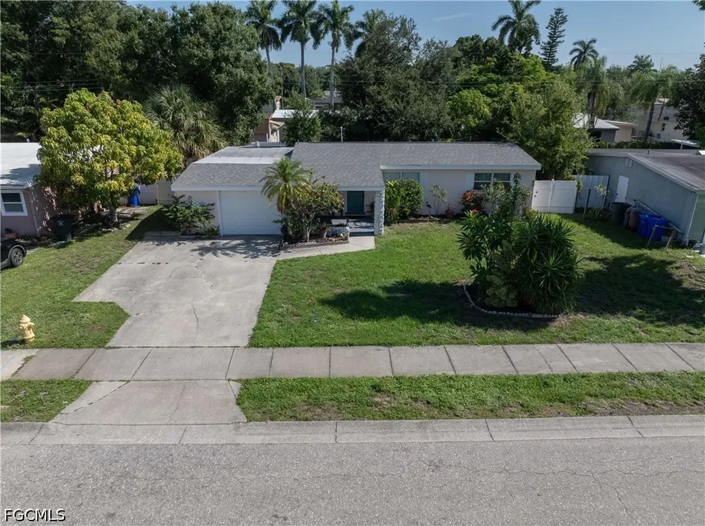 1643 Ricardo Avenue Fort Myers FL 33901