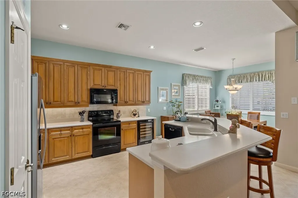 8872 King Henry Court Fort Myers FL 33908