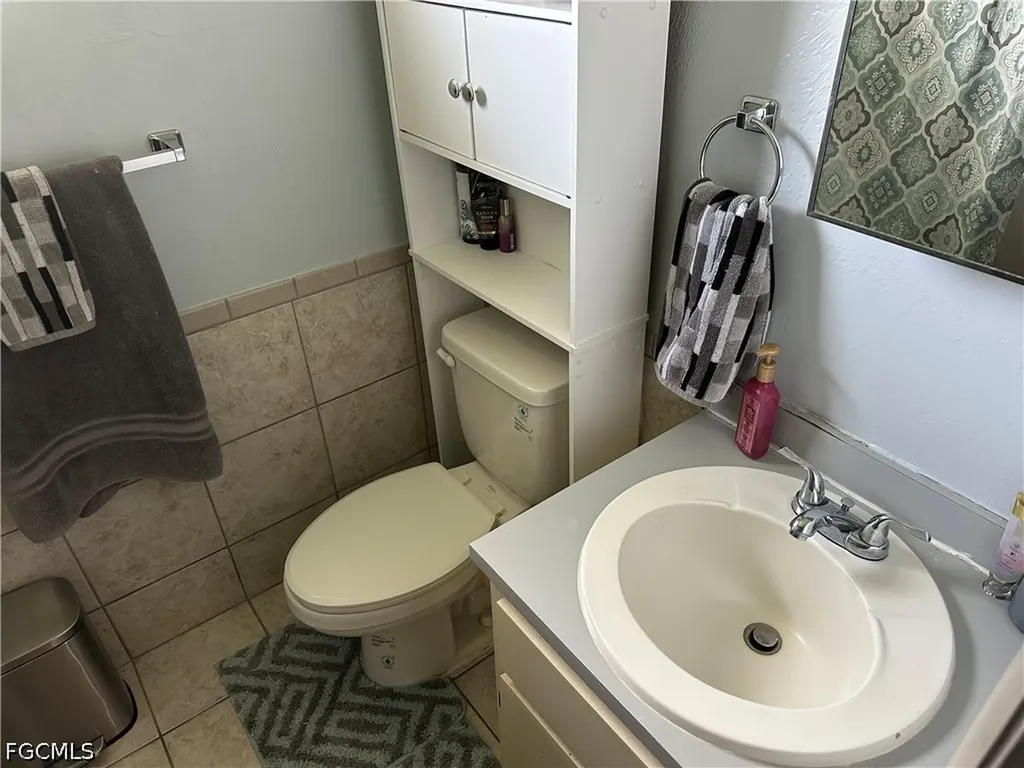 2124 NE 7th Place Cape Coral FL 33909