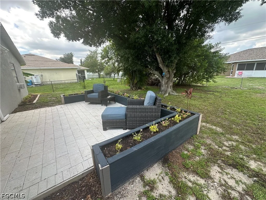 2124 NE 7th Place Cape Coral FL 33909