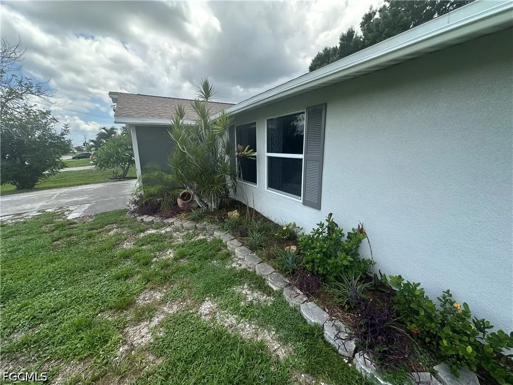 2124 NE 7th Place Cape Coral FL 33909