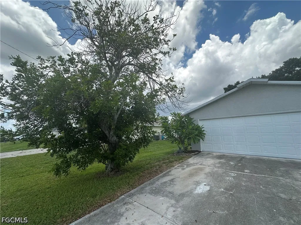 2124 NE 7th Place Cape Coral FL 33909