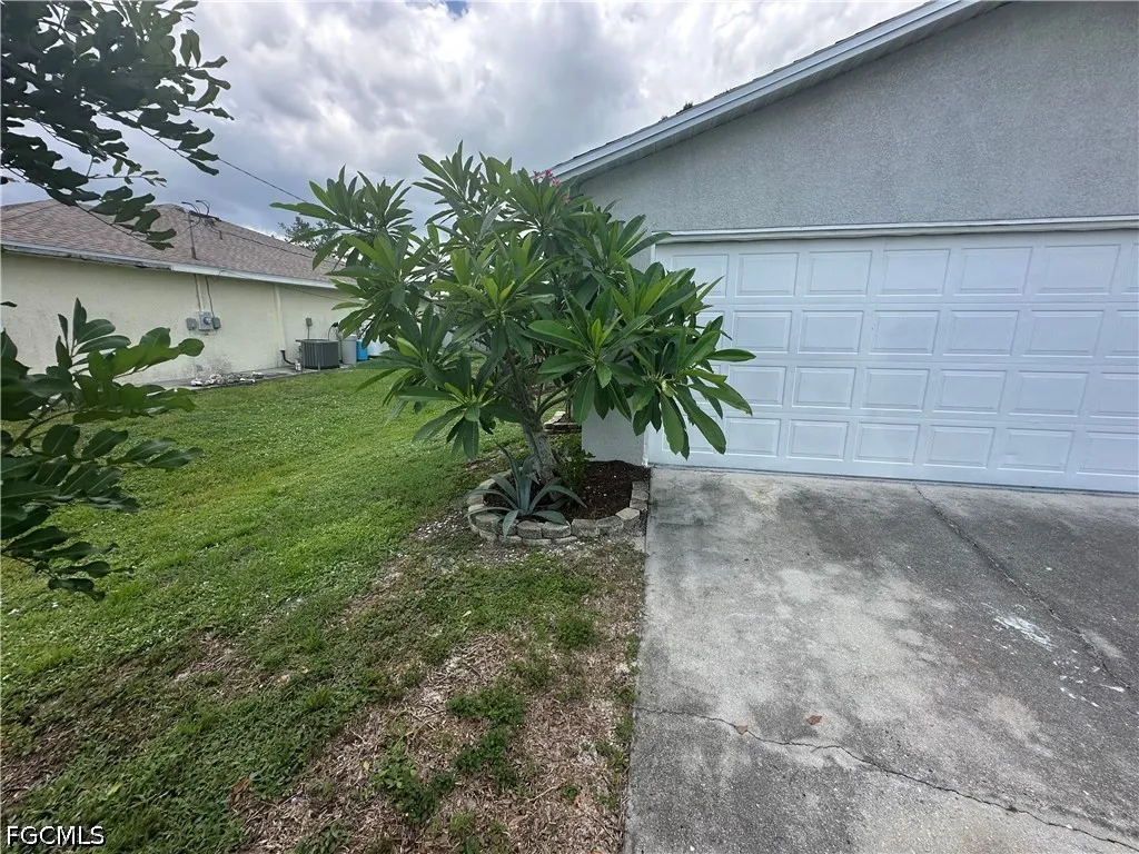 2124 NE 7th Place Cape Coral FL 33909