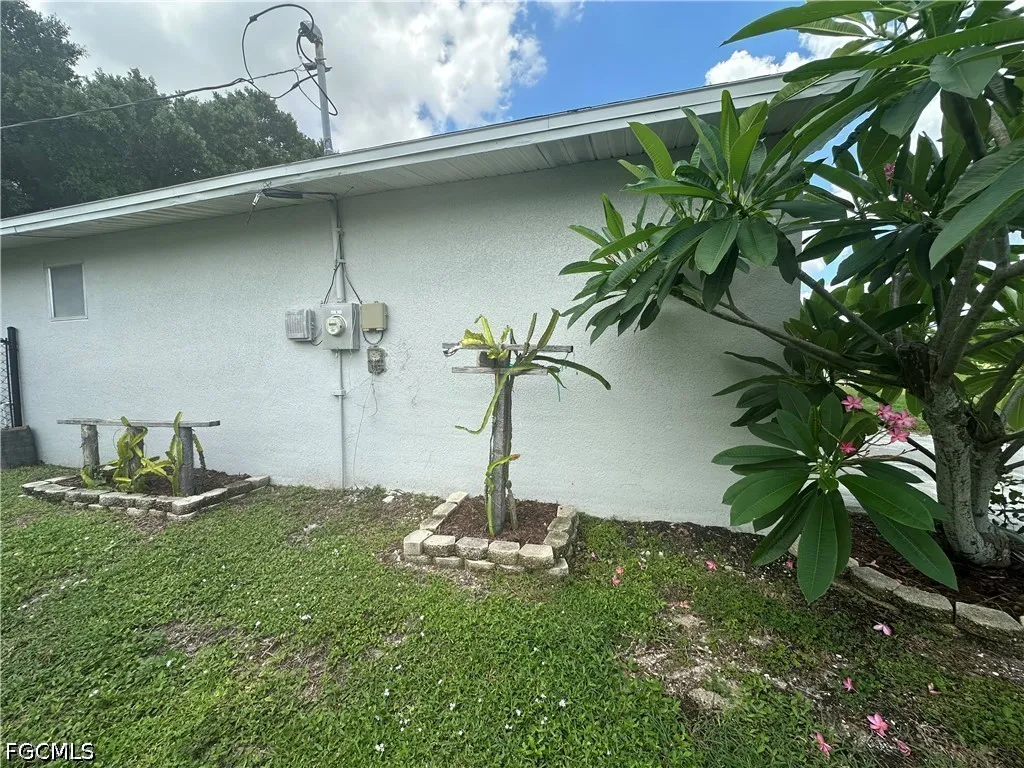 2124 NE 7th Place Cape Coral FL 33909