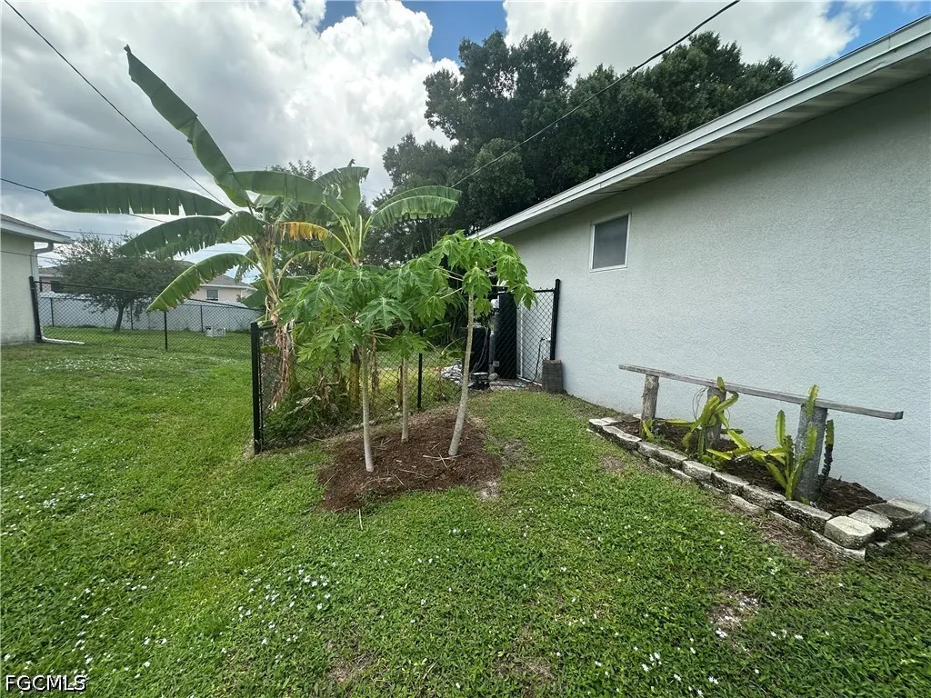 2124 NE 7th Place Cape Coral FL 33909