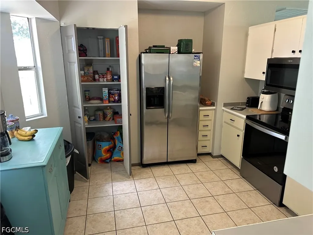 2124 NE 7th Place Cape Coral FL 33909