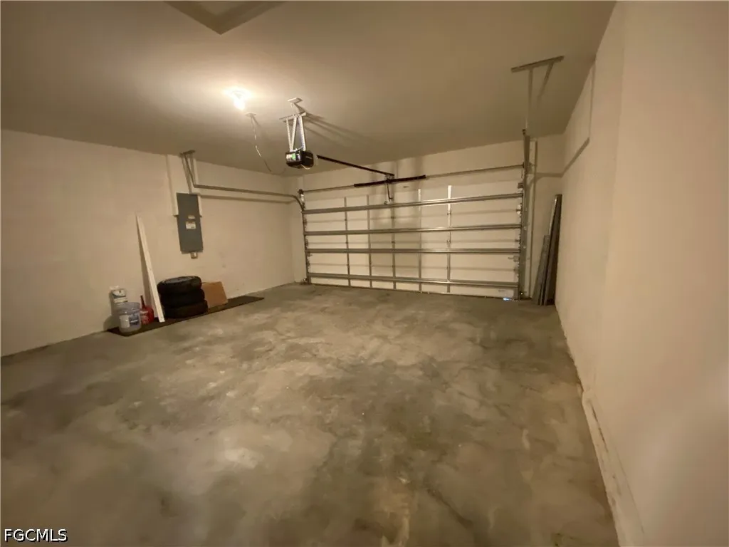 111 NW 9th Street Cape Coral FL 33993