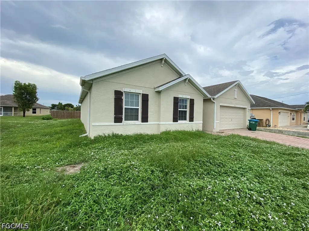 111 NW 9th Street Cape Coral FL 33993
