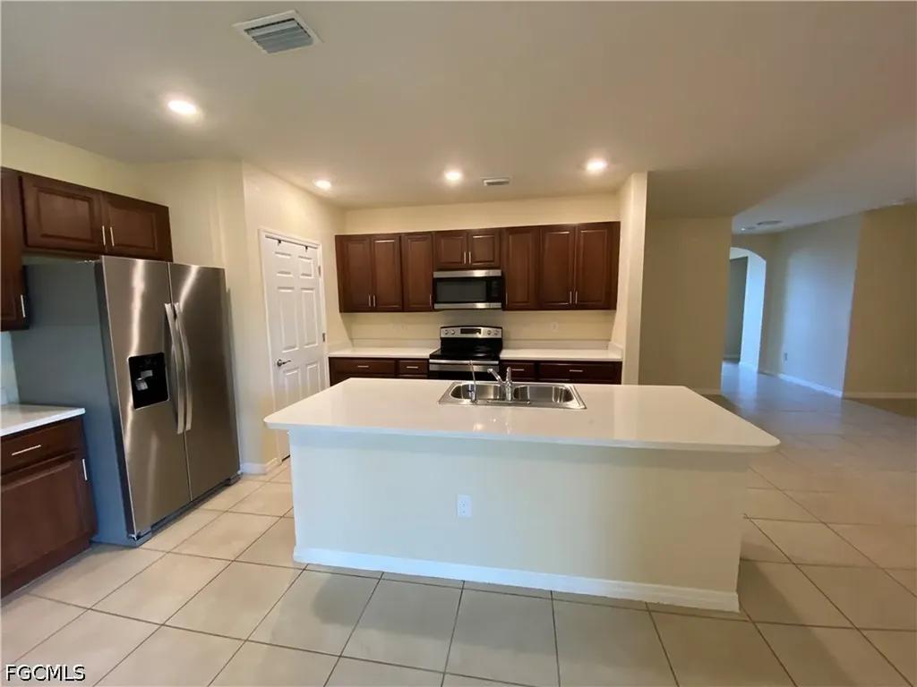 111 NW 9th Street Cape Coral FL 33993