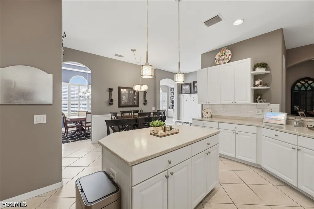 193 Skipping Stone Lane Naples FL 34119