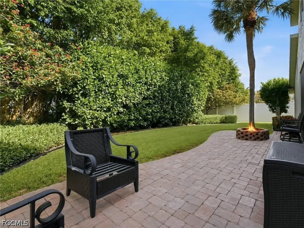 193 Skipping Stone Lane Naples FL 34119