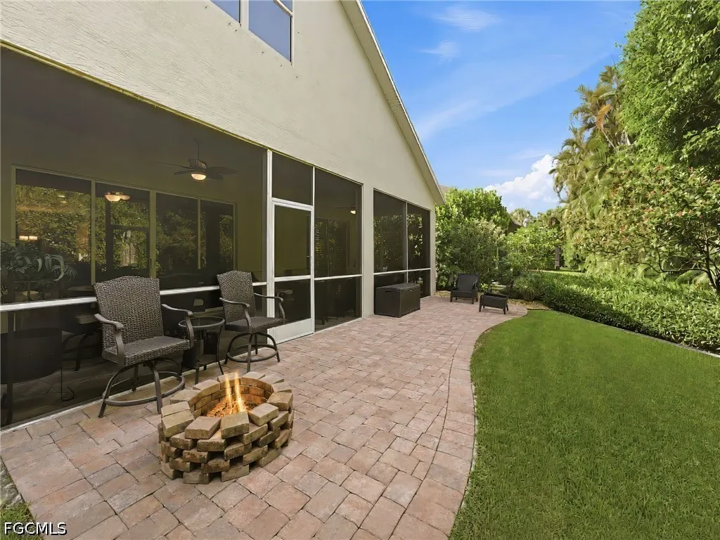 193 Skipping Stone Lane Naples FL 34119