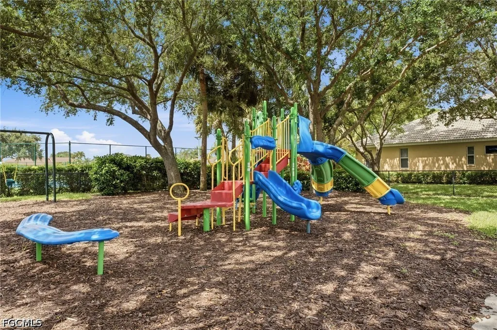 193 Skipping Stone Lane Naples FL 34119