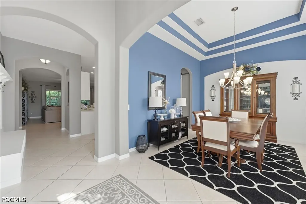 193 Skipping Stone Lane Naples FL 34119