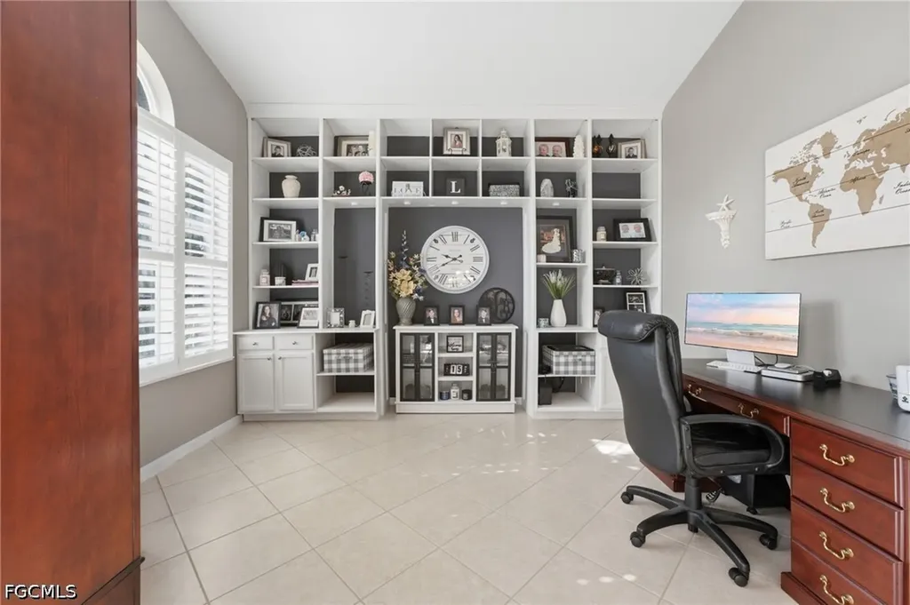 193 Skipping Stone Lane Naples FL 34119