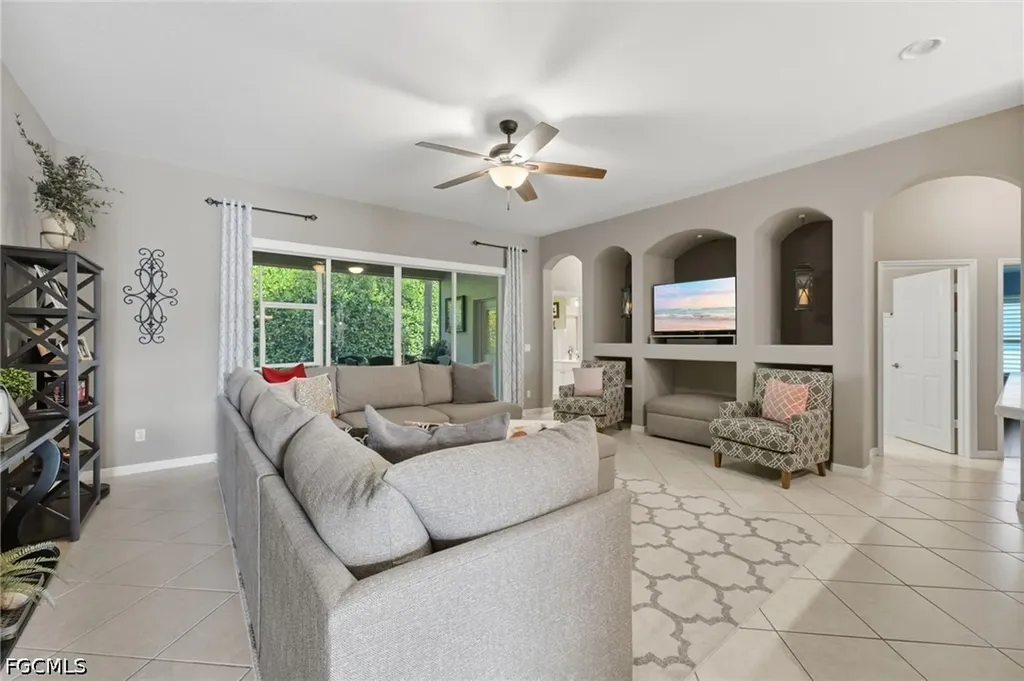 193 Skipping Stone Lane Naples FL 34119