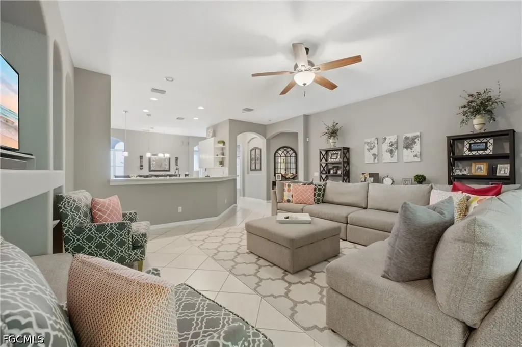 193 Skipping Stone Lane Naples FL 34119