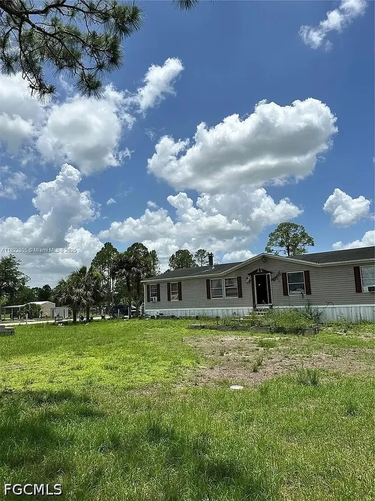 618 Hunting Club Avenue Clewiston FL 33440