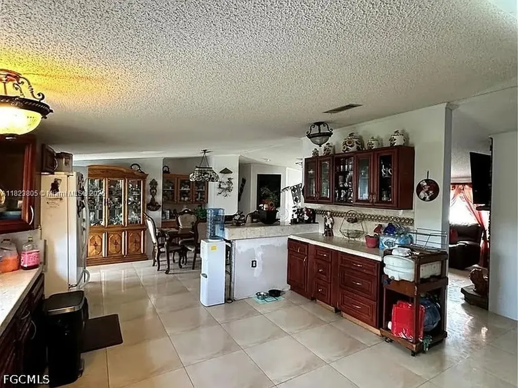 618 Hunting Club Avenue Clewiston FL 33440