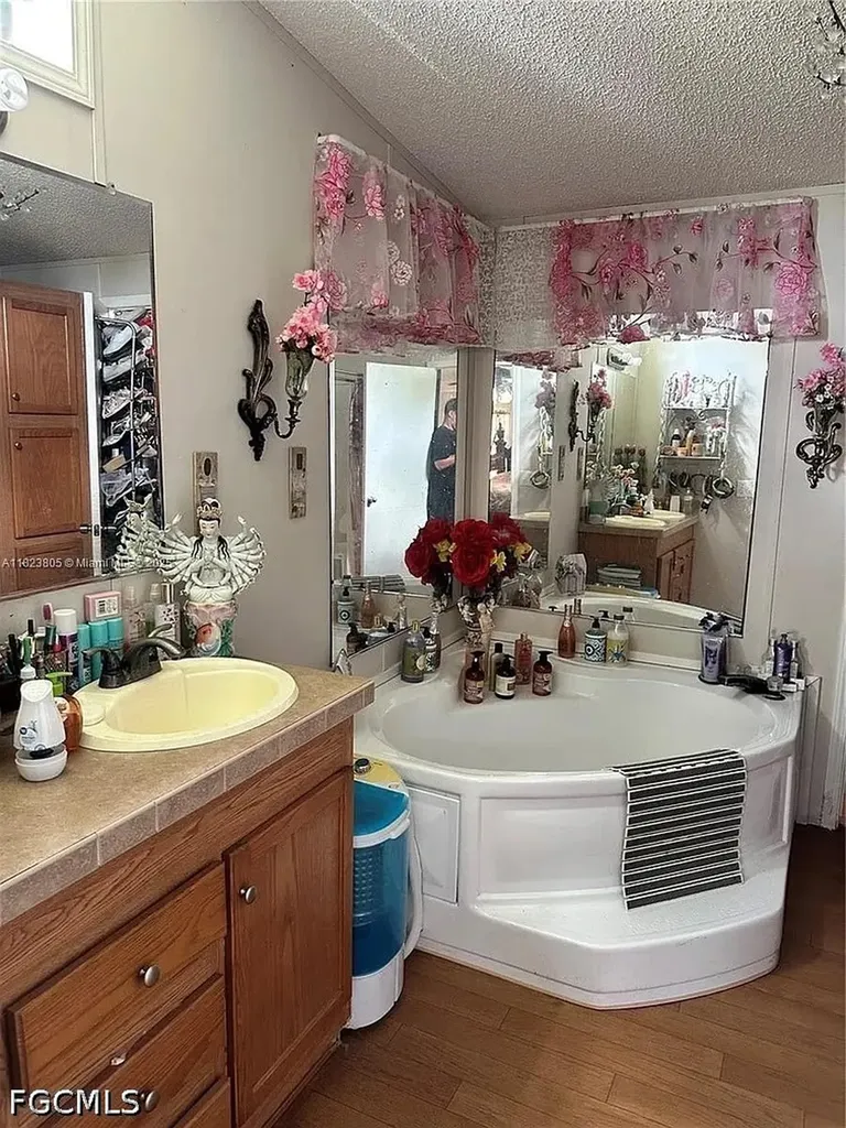 618 Hunting Club Avenue Clewiston FL 33440