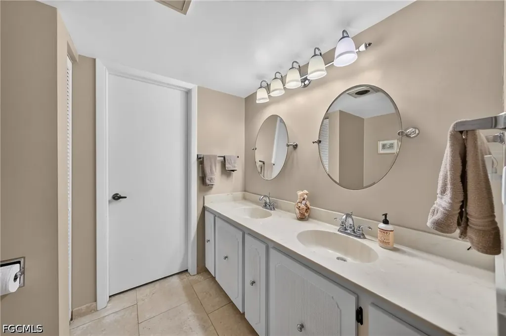4570 Trawler Court Fort Myers FL 33919