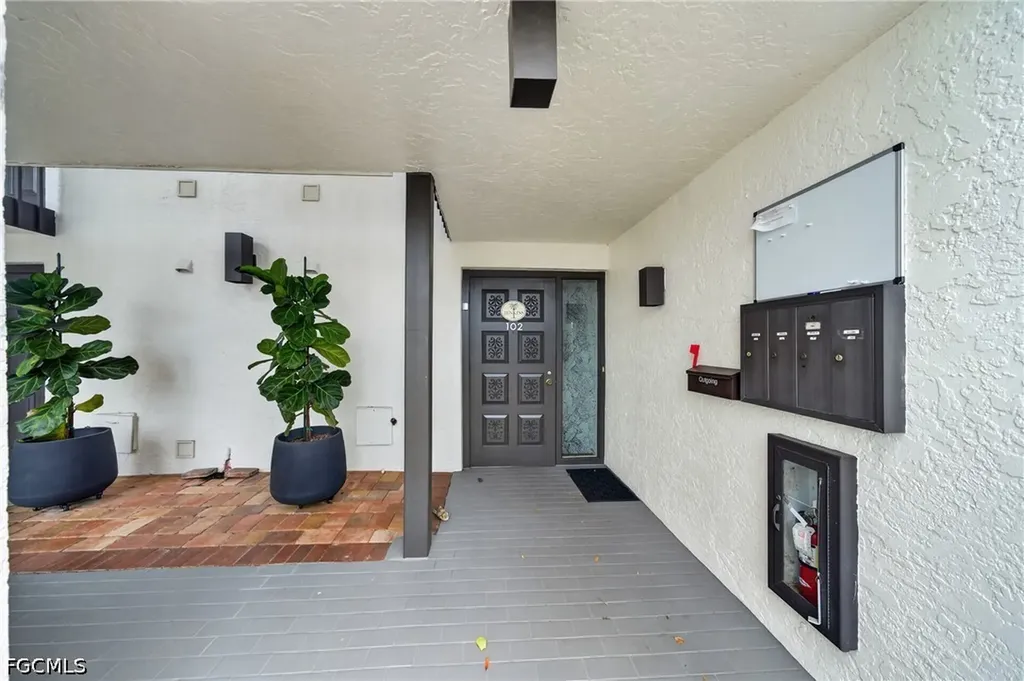 4570 Trawler Court Fort Myers FL 33919