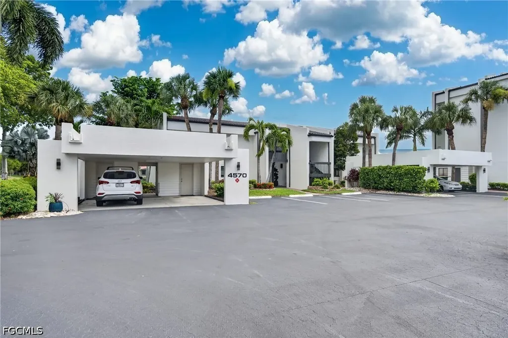 4570 Trawler Court Fort Myers FL 33919