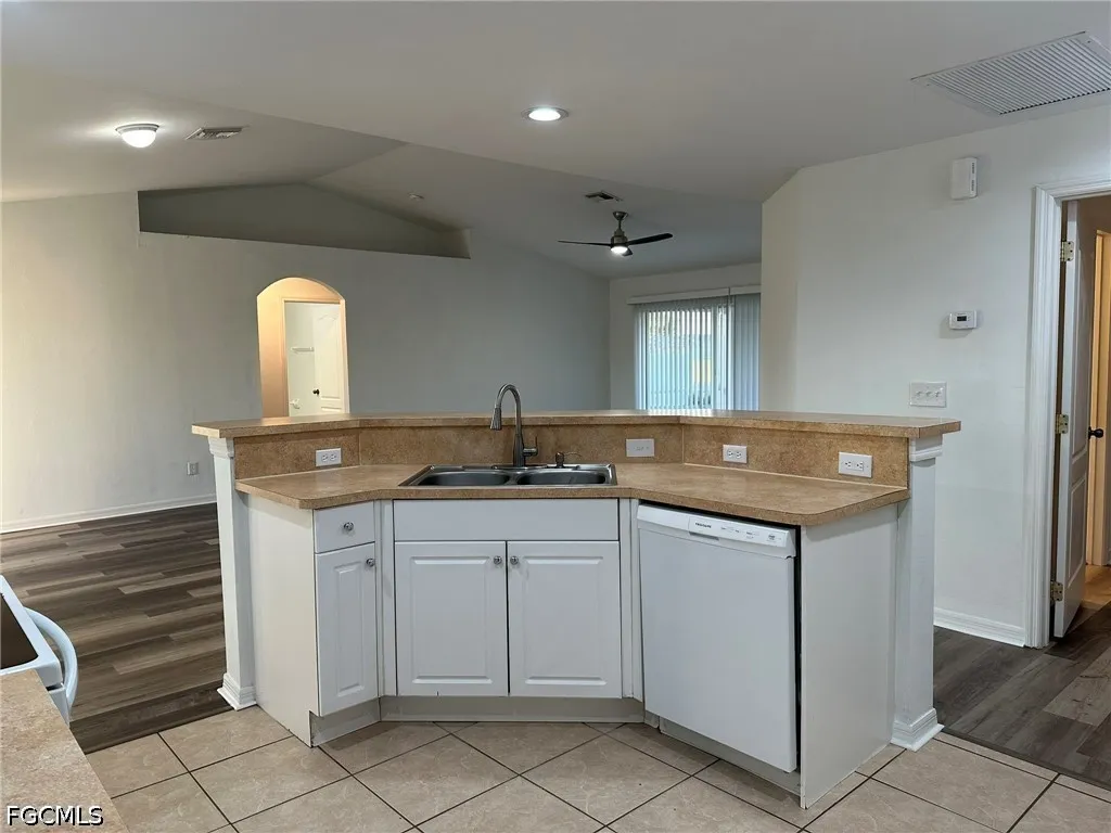 2207 NE 15th Lane Cape Coral FL 33909
