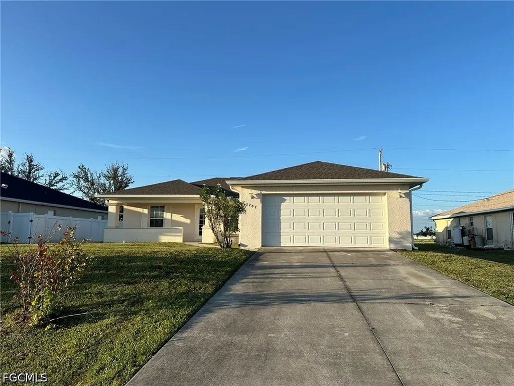 2207 NE 15th Lane Cape Coral FL 33909