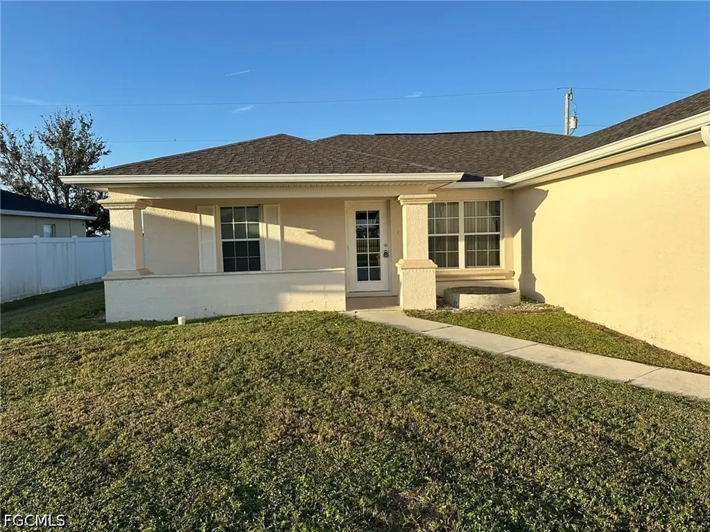 2207 NE 15th Lane Cape Coral FL 33909