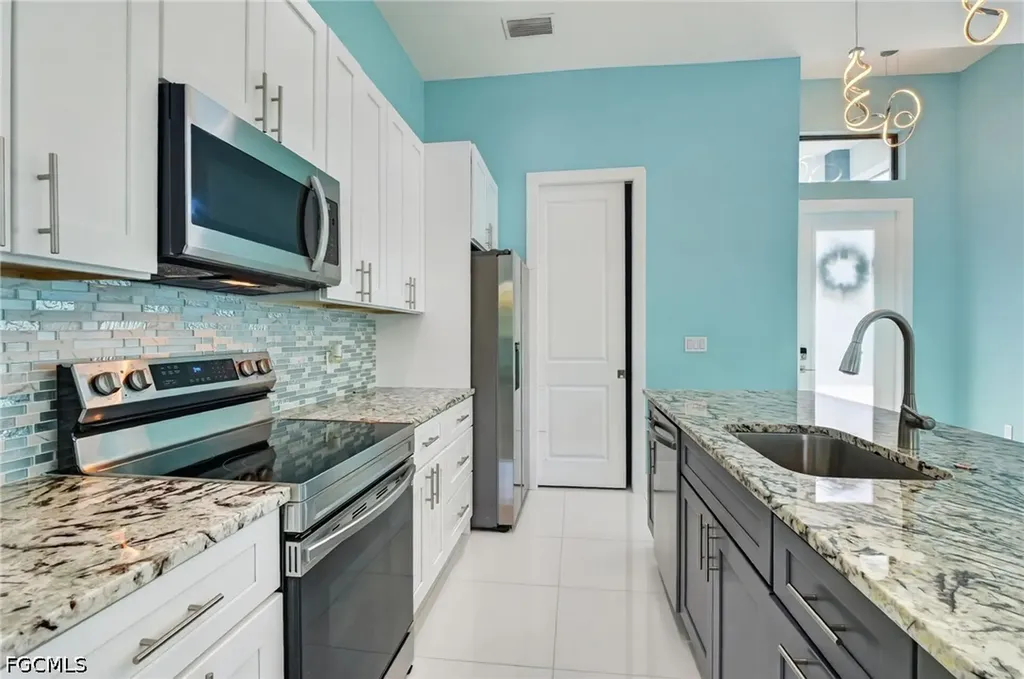 420 SW 29th Avenue Cape Coral FL 33991