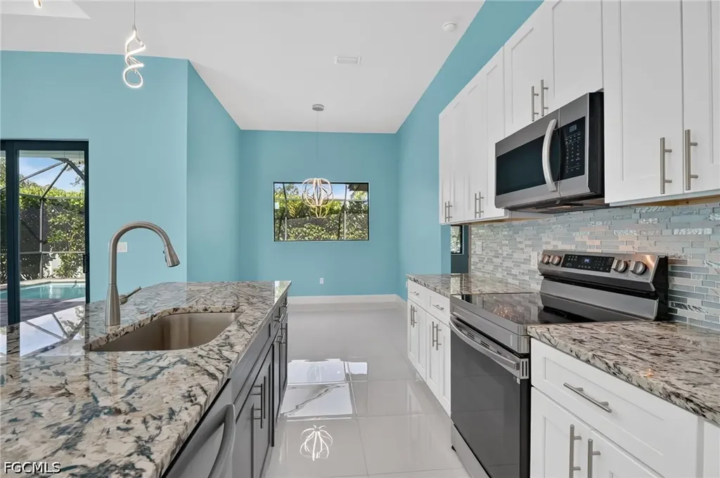 420 SW 29th Avenue Cape Coral FL 33991