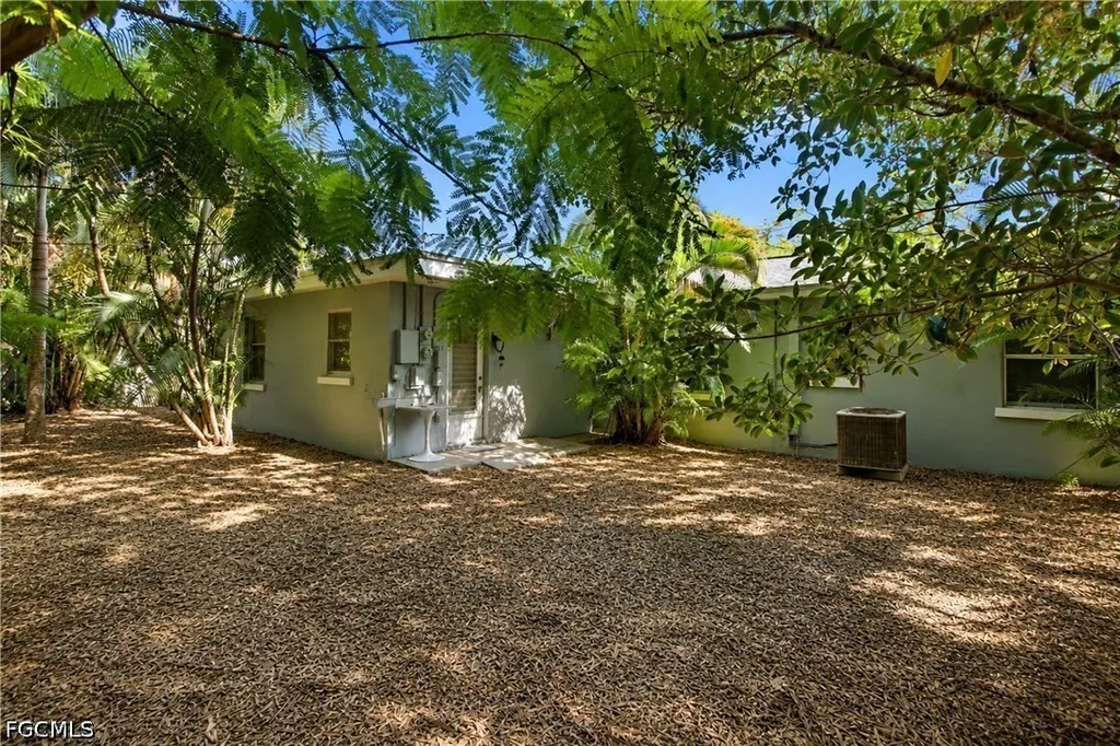 1918 Grace Avenue Fort Myers FL 33901
