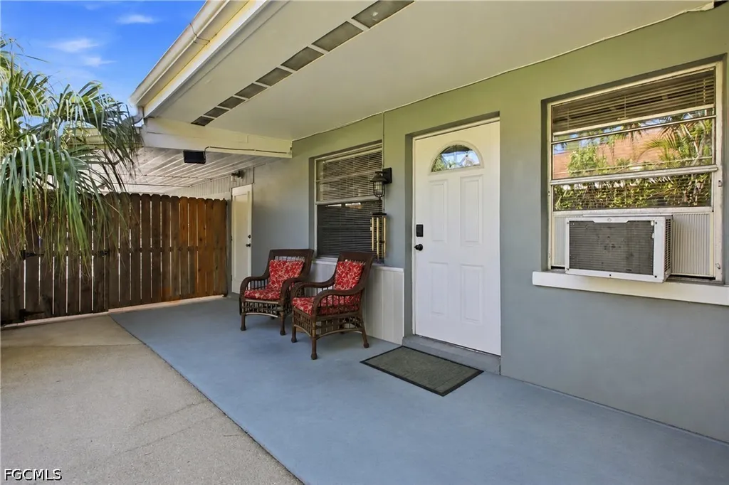 1918 Grace Avenue Fort Myers FL 33901