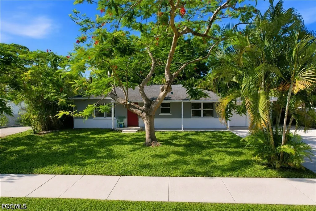 1918 Grace Avenue Fort Myers FL 33901
