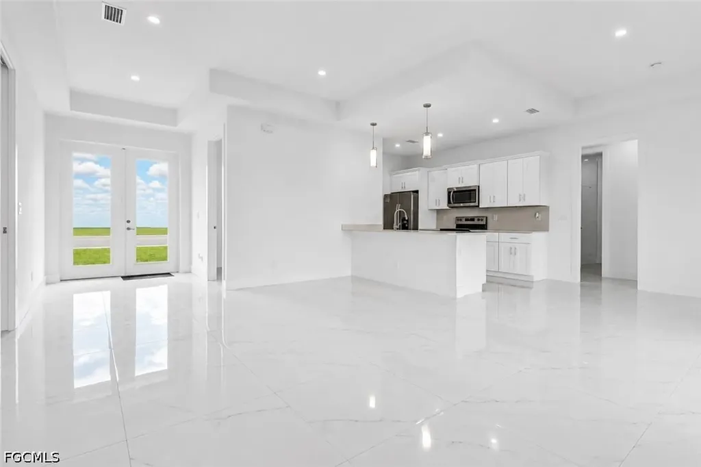 2933 Van Buren Parkway Cape Coral FL 33993