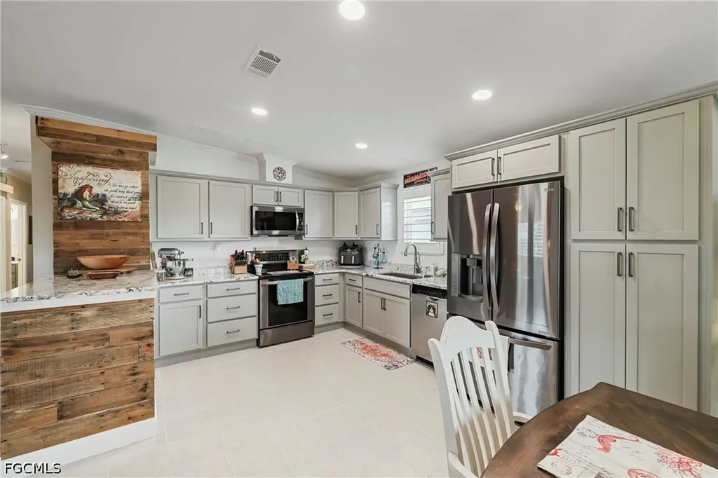 24500 Rio Villa Lakes Circle Punta Gorda FL 33950