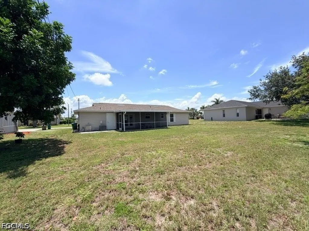 3012 SW 6th Avenue Cape Coral FL 33914