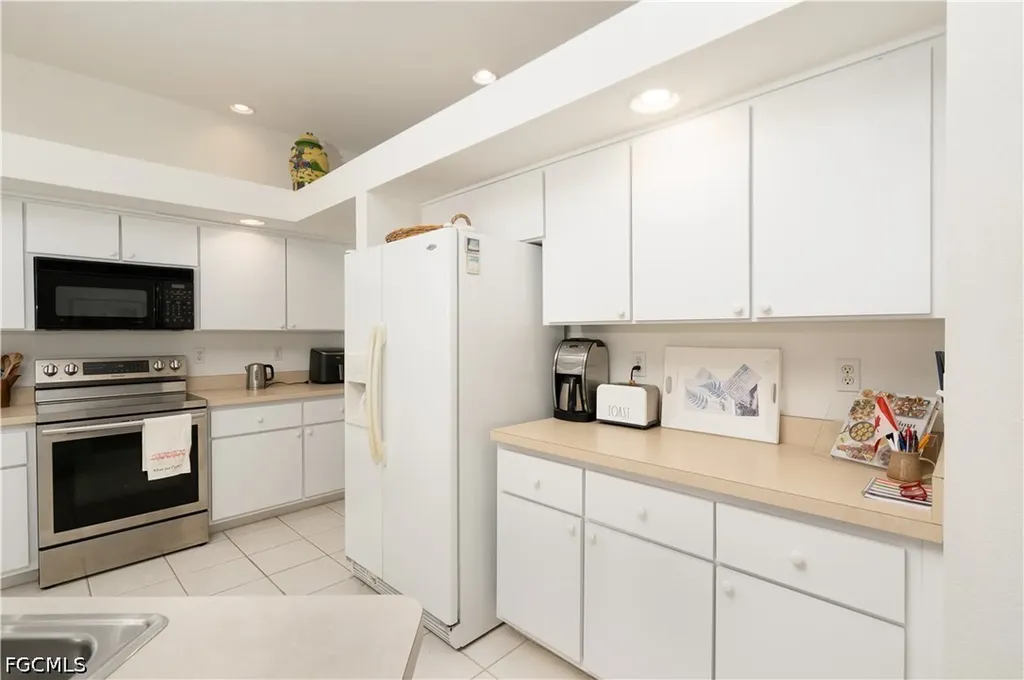 4916 SW 11th Place Cape Coral FL 33914