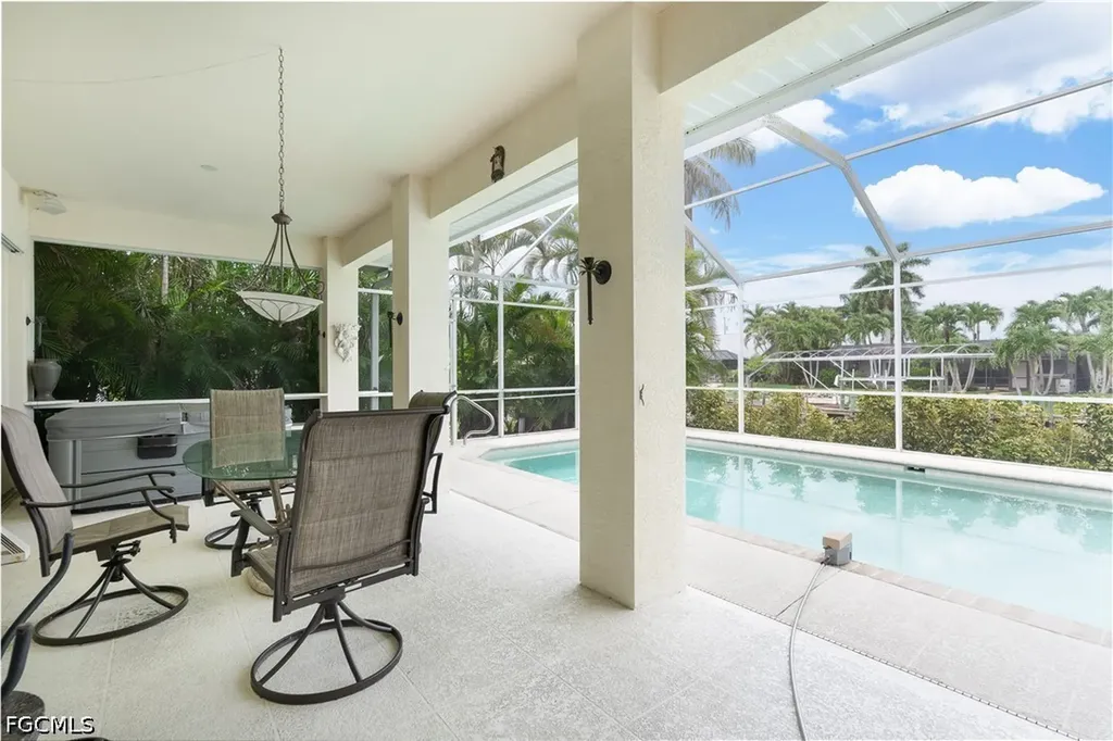 4916 SW 11th Place Cape Coral FL 33914