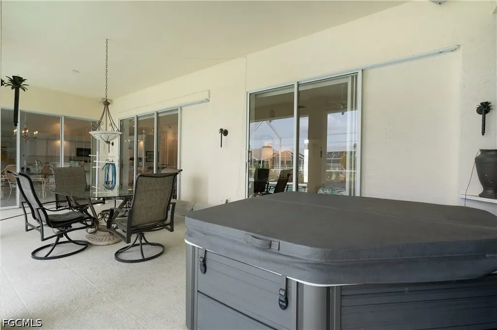 4916 SW 11th Place Cape Coral FL 33914