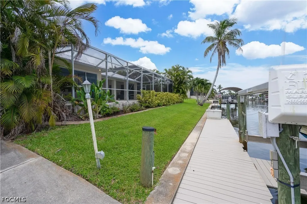 4916 SW 11th Place Cape Coral FL 33914
