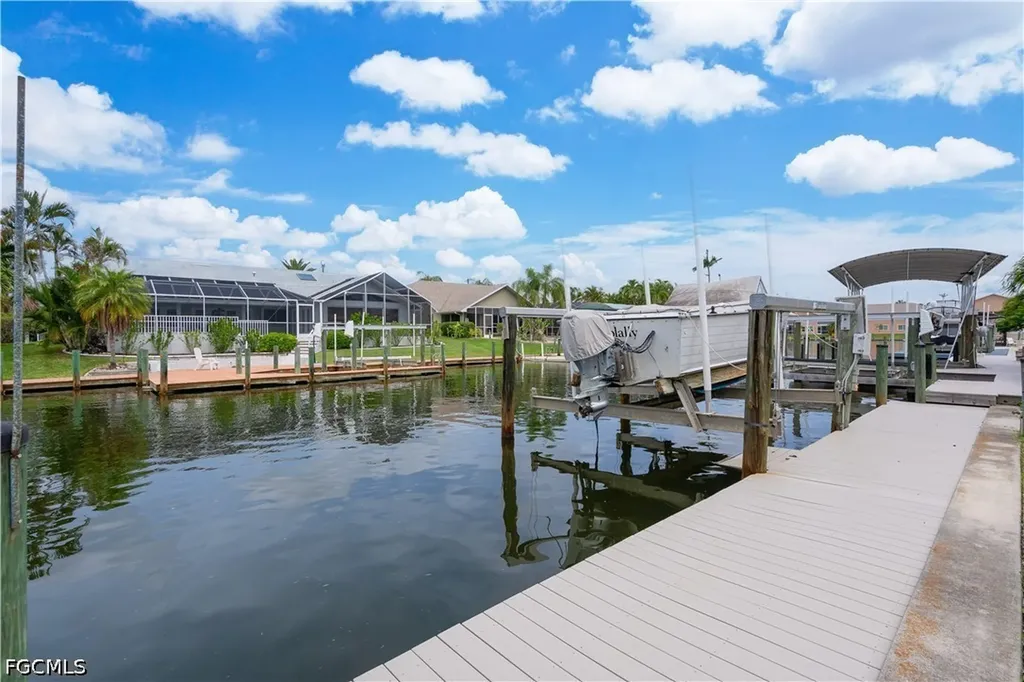 4916 SW 11th Place Cape Coral FL 33914