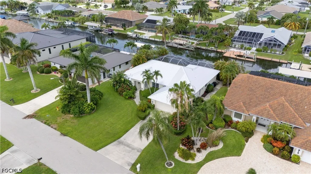 4916 SW 11th Place Cape Coral FL 33914